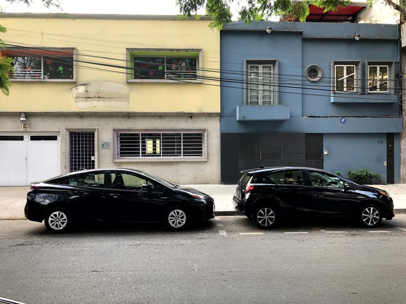 Despite being larger, more powerful, and heavier, the Prius tops the Prius C’s fuel economy thanks to the larger battery.